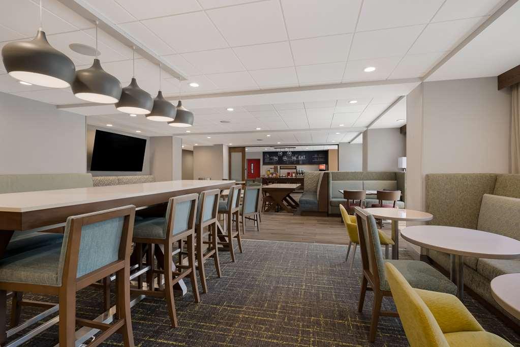 Hampton Inn By Hilton Detroit Southfield Restaurant bilde
